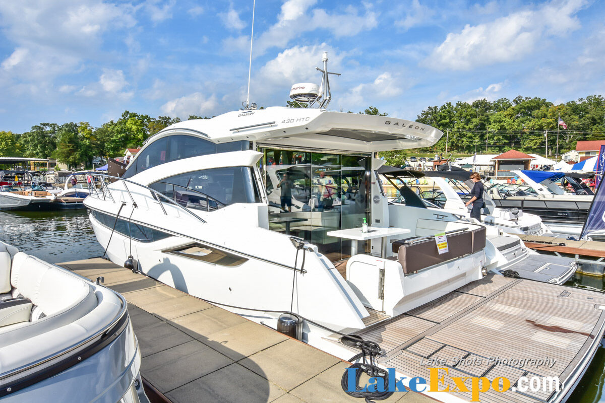 Fall In Water Boat Show-011.jpg